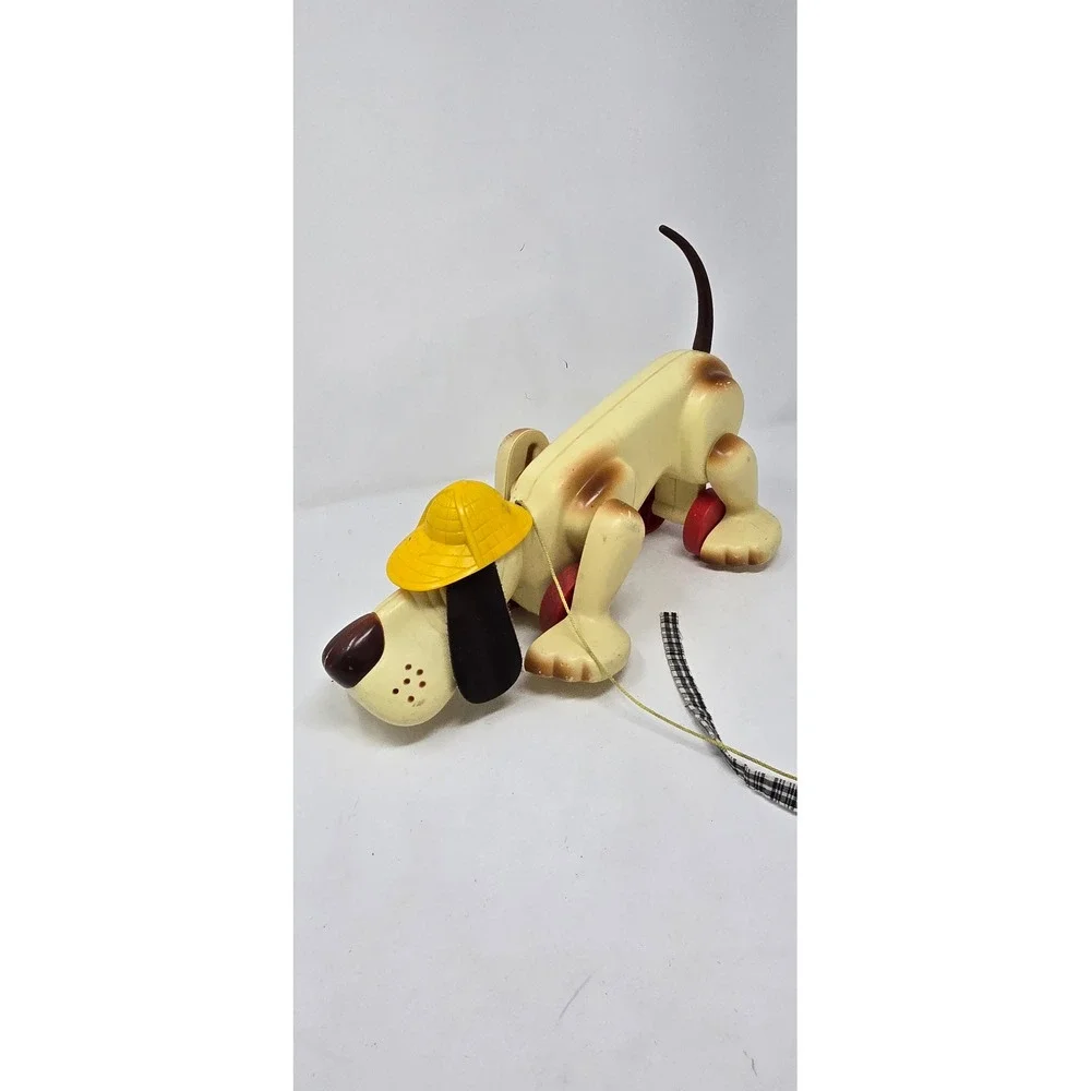 Vtg 1974 Hasbro Romper Room digger hound dog detective‎ pull toy nursery décor